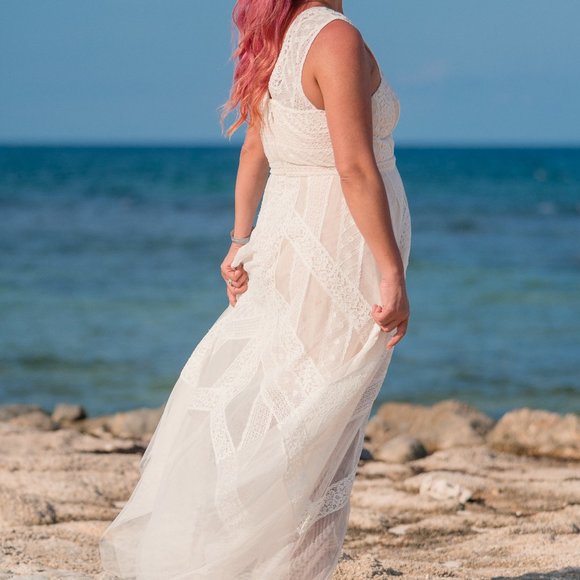 BCBG Off white Asymmetrical lace Dress - Picture 2 of 5